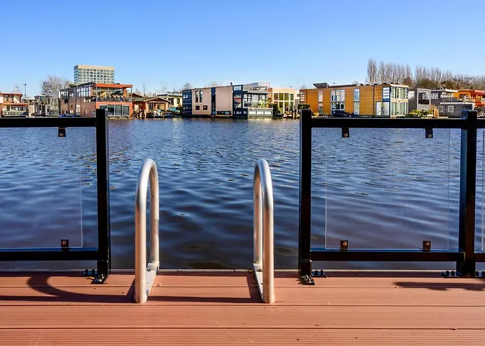 Houseboat Studio With Canalview And Free Bikes Amsterdam