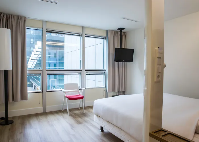 Amsterdam Lodging 
