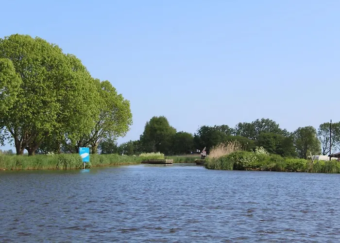 Guesthouse At The Amstel River With 2Br 2Ba And Garden Amstelveen