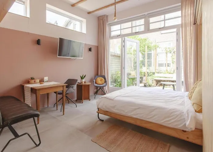 Lovely And Charming Guesthouse Near City Center, Close To Rotterdam Dordrecht