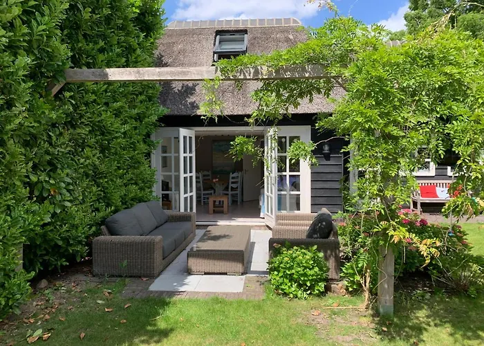 Private Romantic Cottage Utrecht