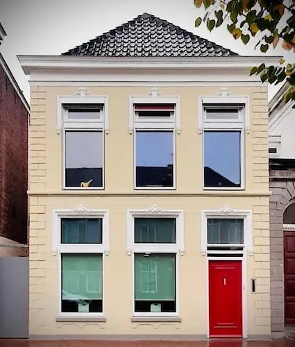 bij DE RODE DEUR Bed and Breakfast Meppel