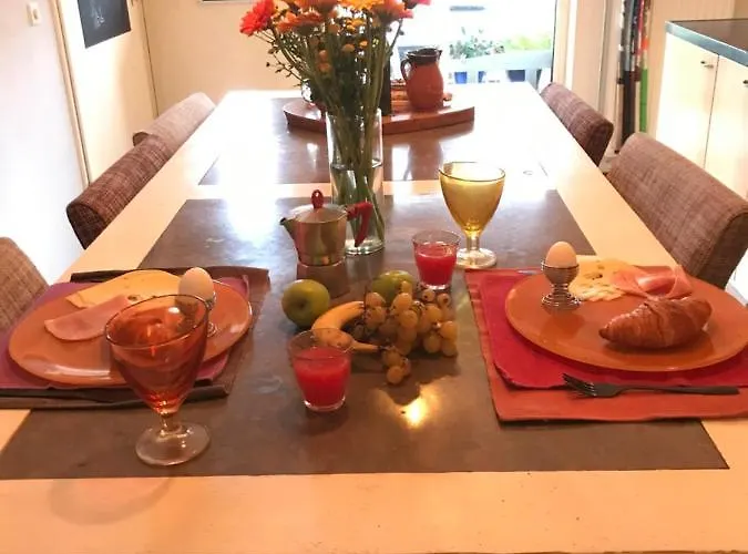 Great House For Two In Amsterdam Bed and Breakfast