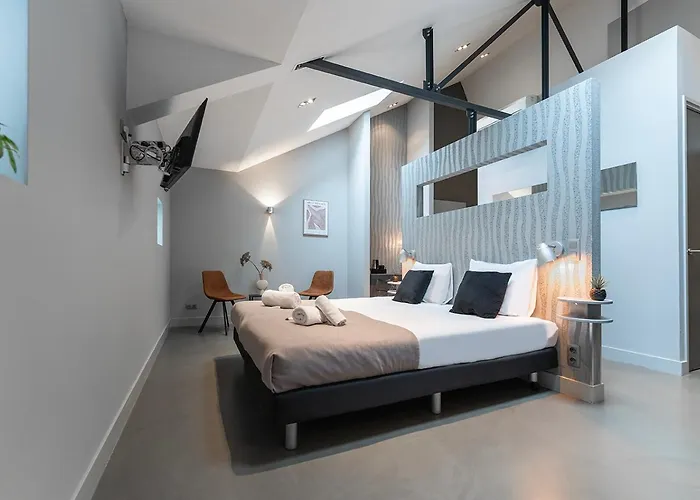 Suite With Wellness Nextdoor And Kitchen Access Oss