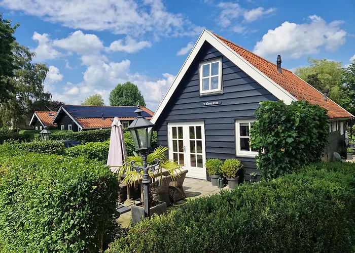 d'Oude Herbergh, vakantiehuizen aan het water Terherne