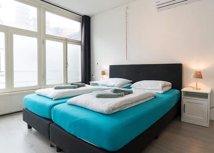 Pet friendly Redlight District Private Smokers Friendly Studio Amsterdam