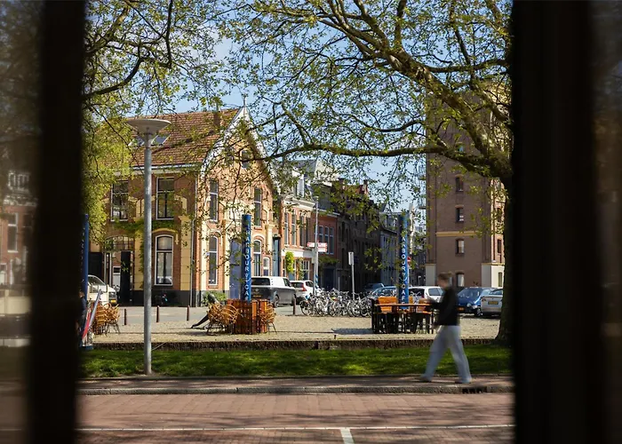 Groningen hotels near Monkey Donky
