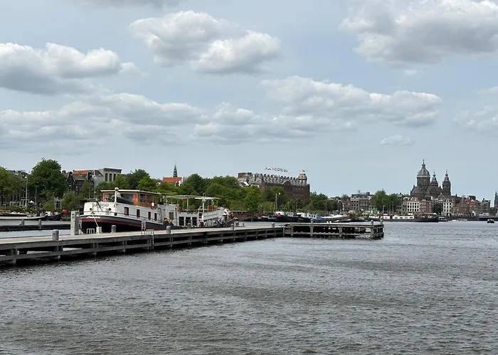 Hotelboot Zwaan Amsterdam