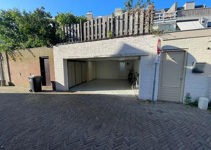 Studio Alexander With Private Indoor Parking Zandvoort