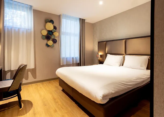 Amsterdam hotels near The Oude Church