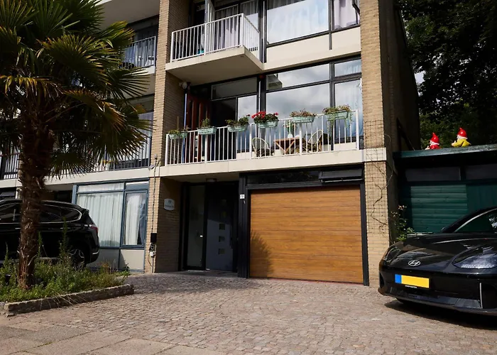 Treehouse Inn Duivendrecht