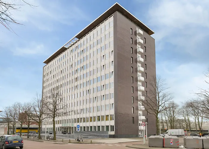 Amsterdam hotels near Madame Tussauds Amsterdam