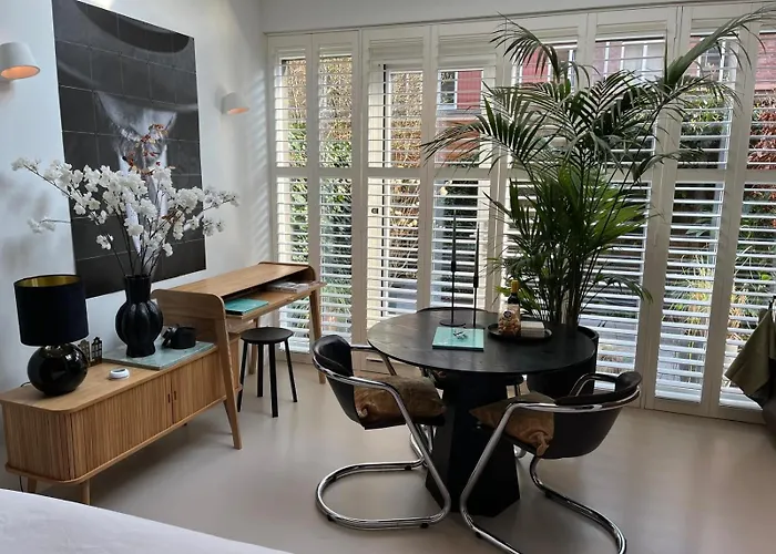 B&B Urban Oasis With Free Parking Amsterdam