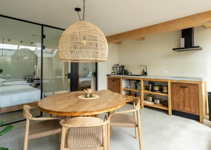 Van Heeckeren Apartments&Suites Buren