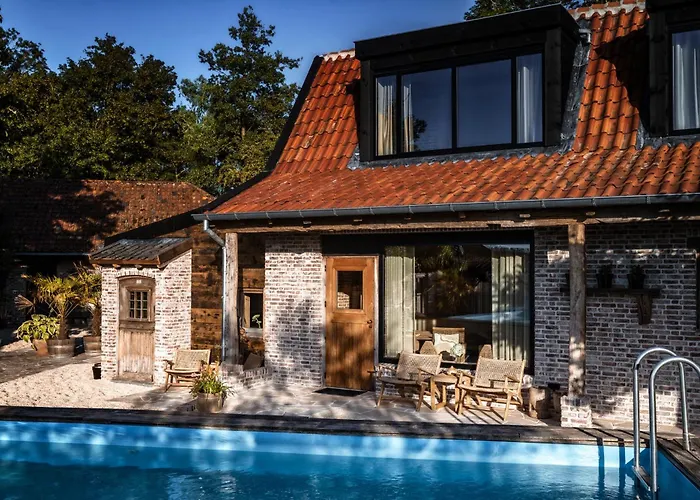 Schoondijke Hotels