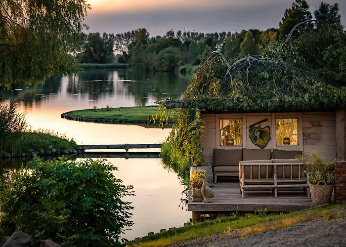 Schoondijke Hotels