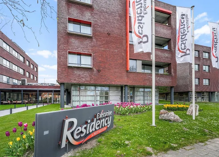 Hoofddorp hotels near Grand cafe Livingstone