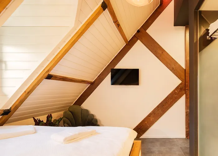Doornenburg Hotels