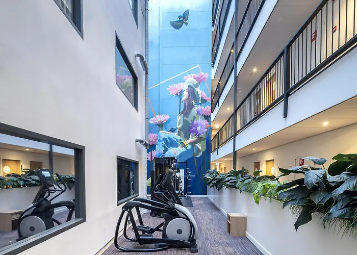 Amsterdam hotels near The Biblical Museum
