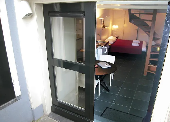 Amsterdam Canal Guest Apartment
